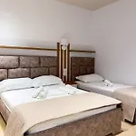 Hotel Meta