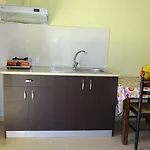Meta Ksamil