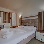 Meta Ksamil