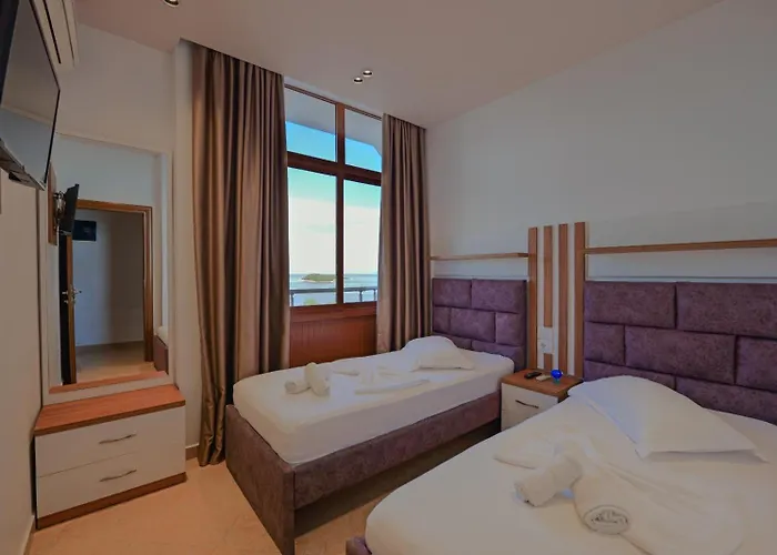 Ξενοδοχείο Meta Εξαμίλιο